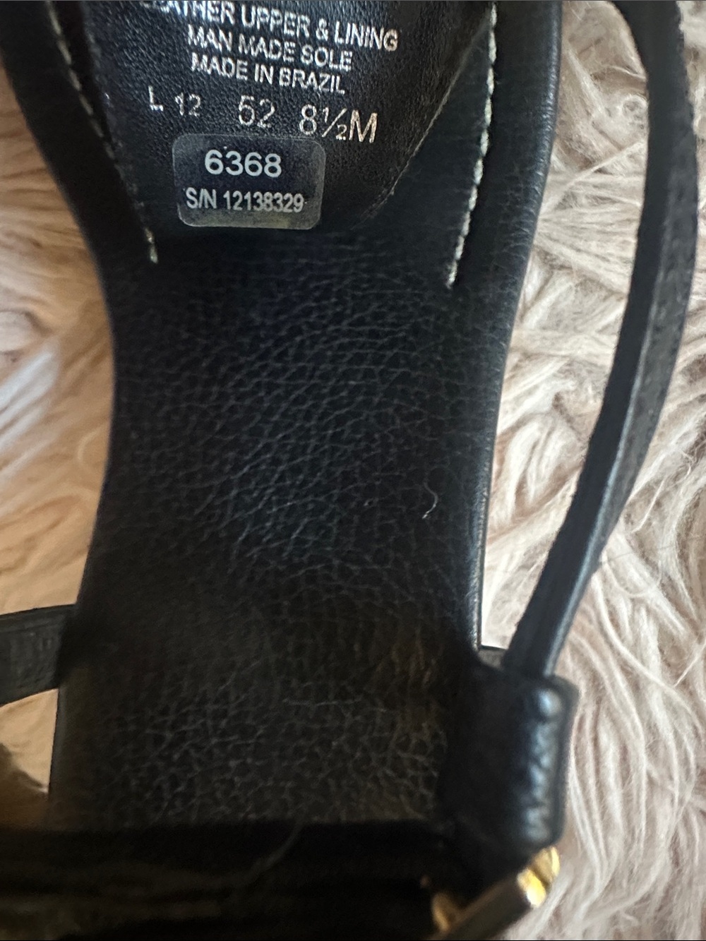 Tory Burch Black Leather T-Strap Sandals with Gold Logo - Picture 5 of 5